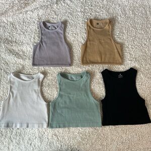 Set of 5 crop tops